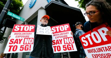 Photo: 5G Protests in California